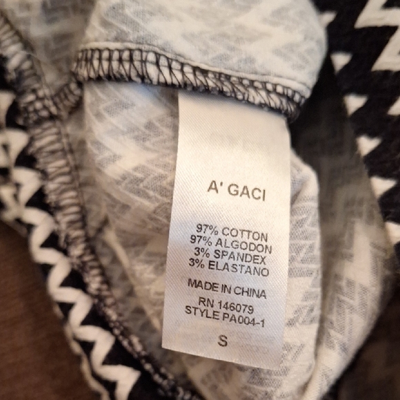 A'GACI Blk/Wht Zigzag Skinny Leg Dress Pants Excellent Condition NWOT Size S - Picture 9 of 9